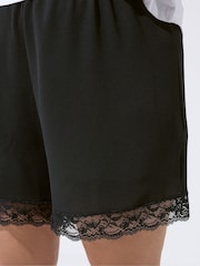 Yours Curve Black Limited Lace Hem Short - Image 4 of 5