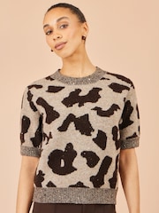 Yumi Brown Leopard Intarsia Short Sleeve Jumper - Image 3 of 4