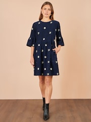 כחול  - Yumi Cosmic Embroidered Cord Tunic Dress - תמונה 2 מתוך 4