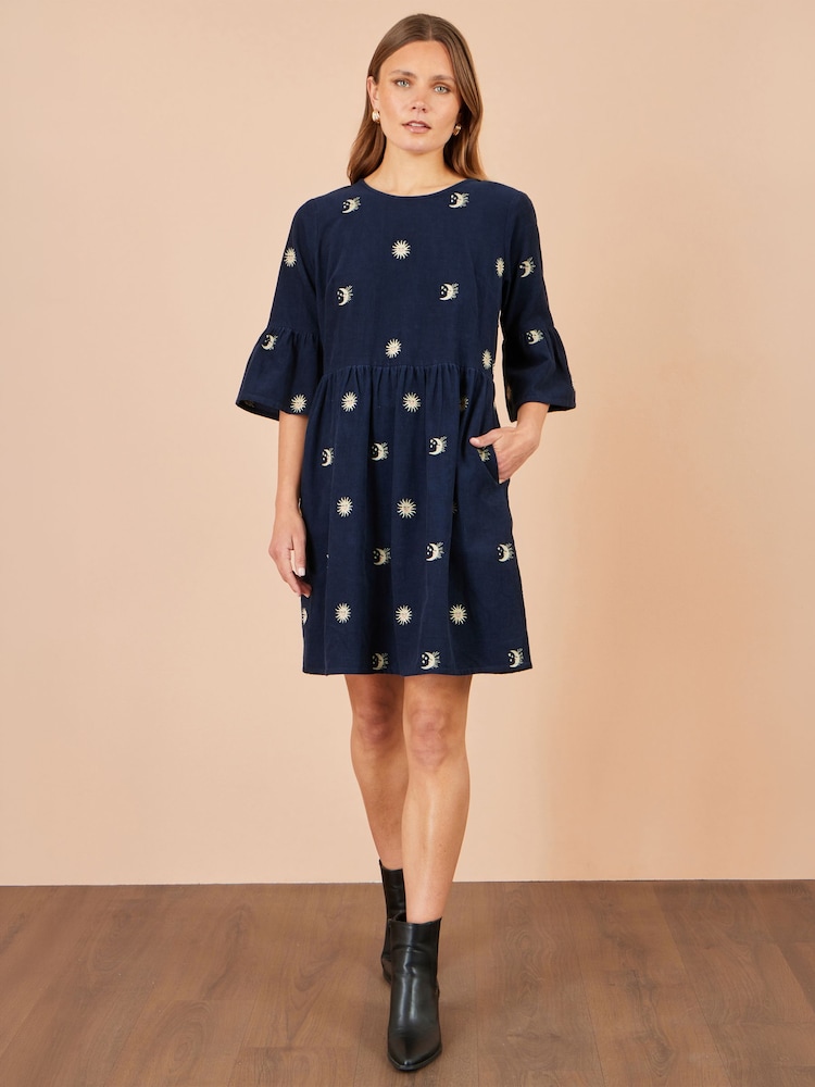 כחול - Yumi Cosmic Embroidered Cord Tunic Dress - תמונה 2 מתוך 4 כחול - Yumi Cosmic Embroidered Cord Tunic Dress - תמונה 2 מתוך 4