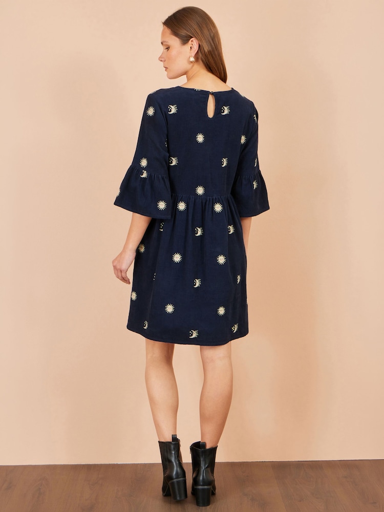 כחול - Yumi Cosmic Embroidered Cord Tunic Dress - תמונה 4 מתוך 4 כחול - Yumi Cosmic Embroidered Cord Tunic Dress - תמונה 4 מתוך 4