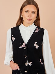 Svart - Yumi Crane Brodert Pinafore-kjole - Bilde 3 av 5