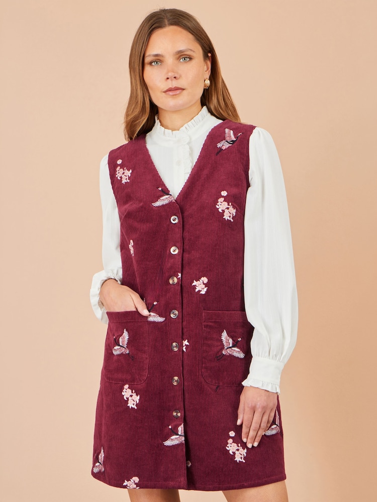 Rød - Yumi Crane Brodert Pinafore-kjole - Bilde 1 av 4 Rød - Yumi Crane Brodert Pinafore-kjole - Bilde 1 av 4