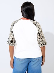 Yours Curve White Limited Leopard Print T-Shirt - Image 2 of 5