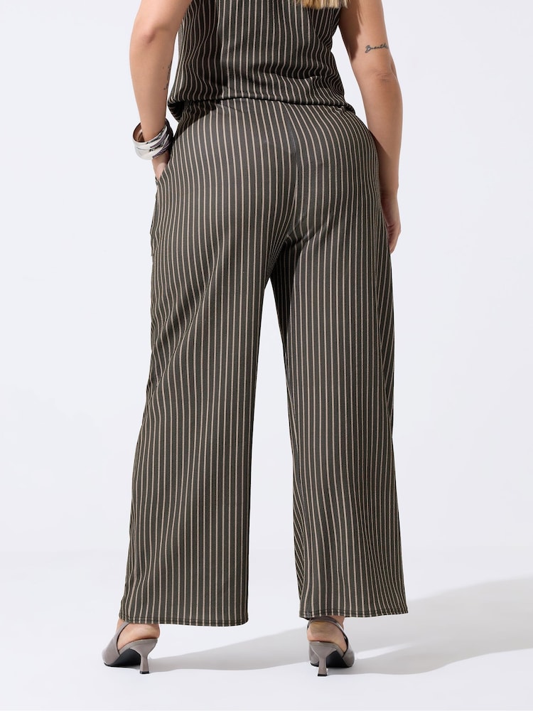 Yours Curve Brown Limited Ultra Wide Pleated Formal Wide Leg Trousers - Image 2 of 5 Yours Curve Brown Limited Ultra Wide Pleated Formal Wide Leg Trousers - Image 2 of 5