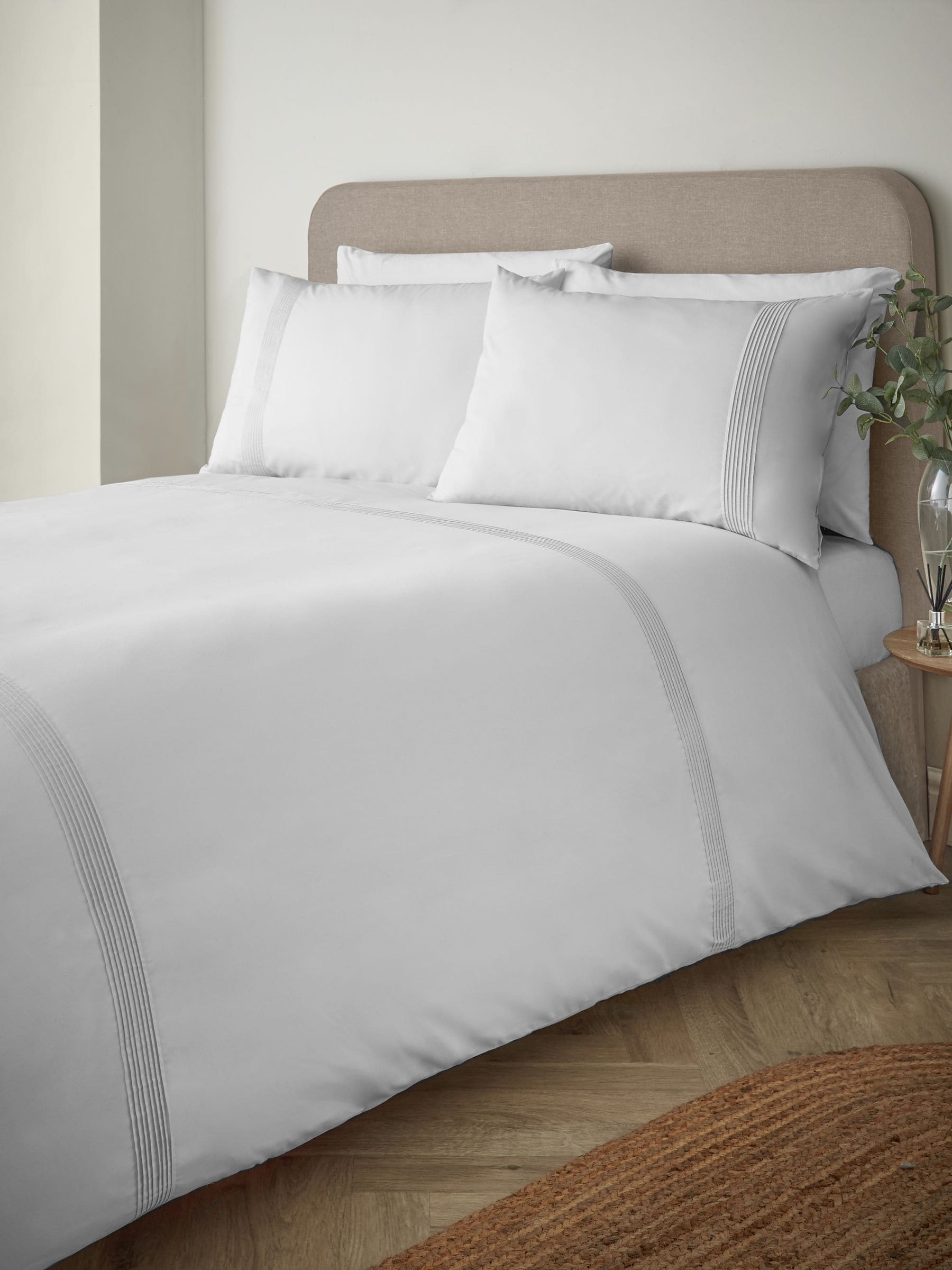 Rackhams White Pintuck Easy Iron Percale Duvet Cover Set - Super King - Image 7