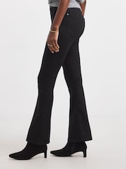 Vaqueros de corte acampanado y cintura alta superelásticos de JD Williams - Imagen 3 de 4