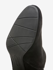 črna Suede - Čevlji z zaprto peto Forever Comfort® z motionflex - Slika 5 iz 6