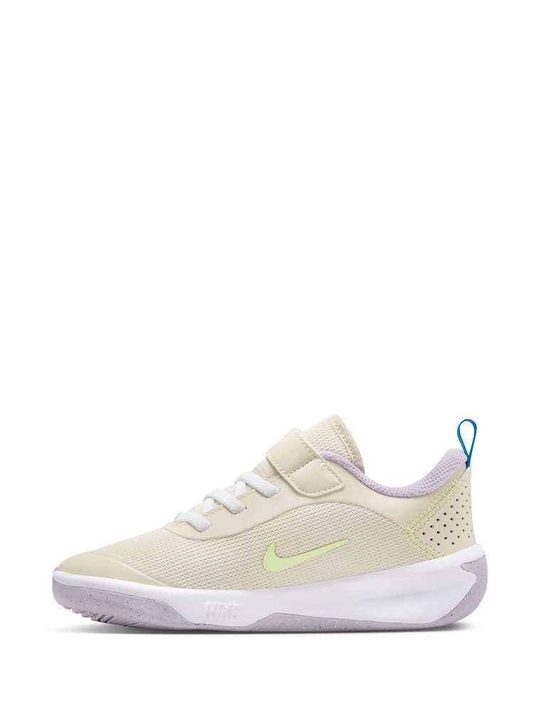 Nike Neutral Junior Omni Multi Court Trainers - Image 2 of 10