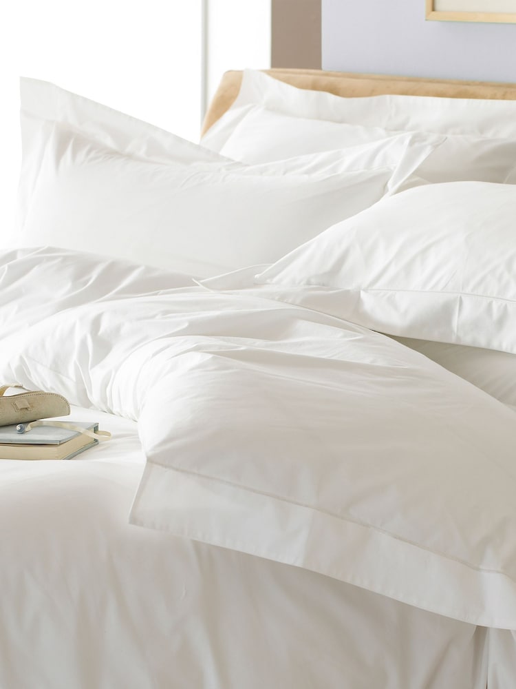 Paoletti White Oxford Hotel Quality 200 Thread Count 100% Cotton Duvet Cover and Pillowcase Set - Image 1 of 2