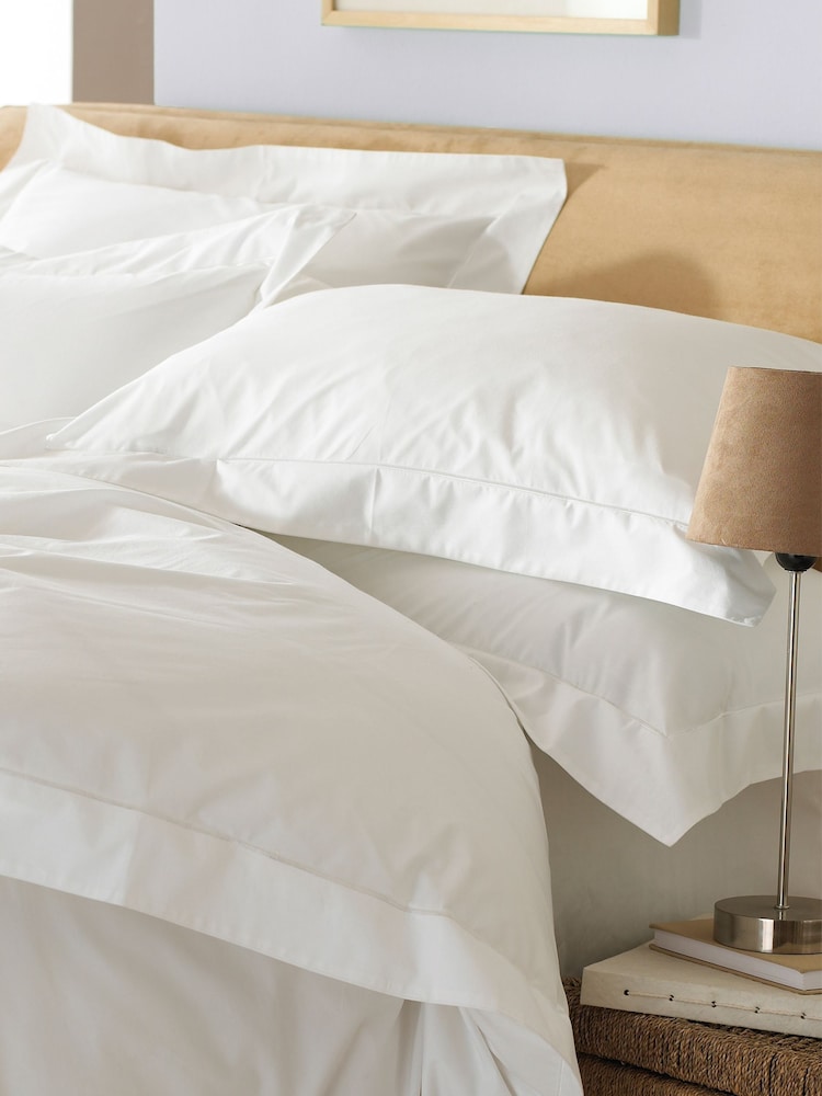 Paoletti White Oxford Hotel Quality 200 Thread Count 100% Cotton Duvet Cover and Pillowcase Set - Image 2 of 2