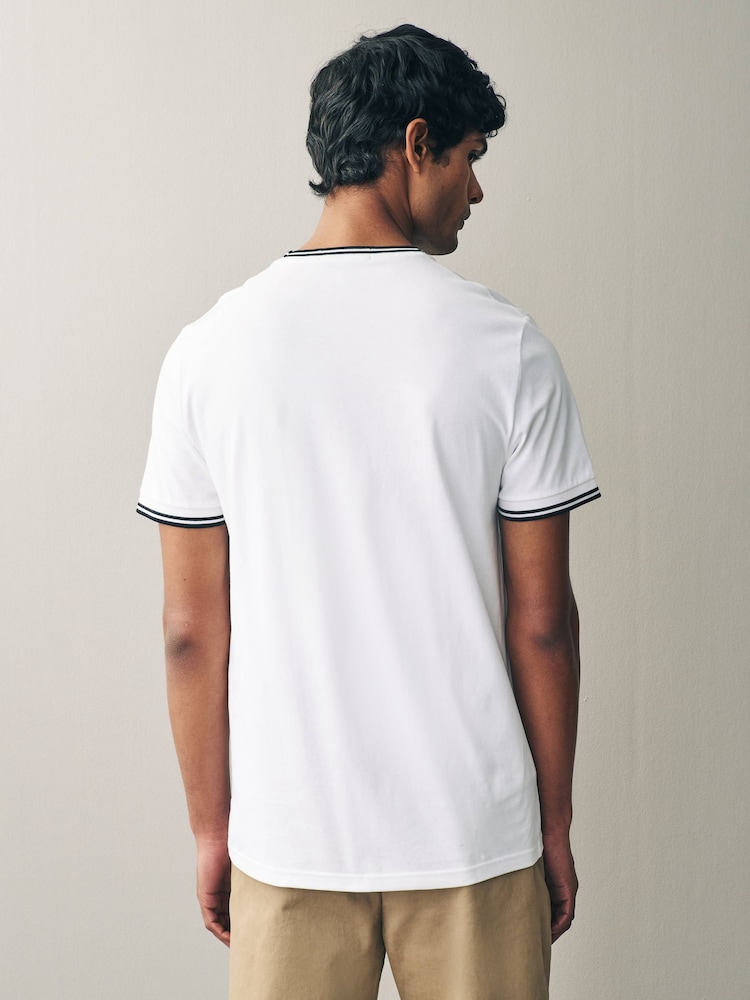 T-shirt Fred Perry - Coupe Classique, Col En V Et Bandes Contrastées - Modèle Twin Tipped