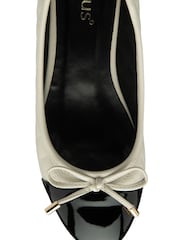 Nude - Zapatos de salón de tacón bajo de Lotus - Imagen 4 de 4