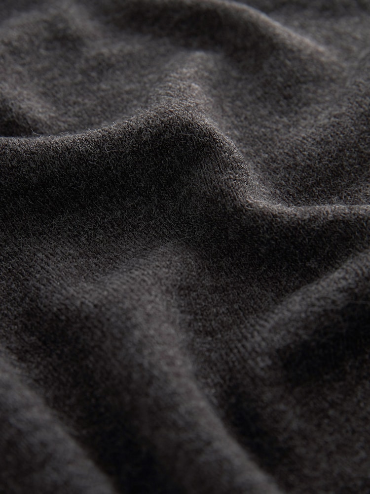 Gris foncé - Col ras du cou - Pull régulier en maille douce au toucher - Image 6 of 6
