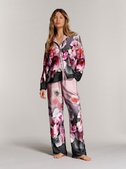 Rosa geblümt - B by Ted Baker – Pyjama aus Satin mit Blumenmuster und Knopfleiste - Bild 2 von 11