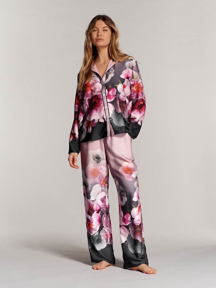 Rosa geblümt - B by Ted Baker – Pyjama aus Satin mit Blumenmuster und Knopfleiste - Bild 2 von 11