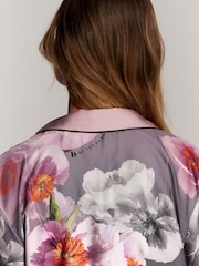 Rosa geblümt - B by Ted Baker – Pyjama aus Satin mit Blumenmuster und Knopfleiste - Bild 5 von 11