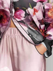 Rosa geblümt - B by Ted Baker – Pyjama aus Satin mit Blumenmuster und Knopfleiste - Bild 6 von 11
