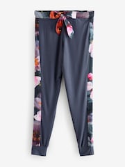 B By Ted Baker Pyjama-Set aus Viskose mit floraler Satinrückseite in Anthrazitgrau - Bild 11 von 12