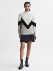 Reiss Ivory/Black Claude Colourblock Funnel Neck Jumper - Image 3 of 4
