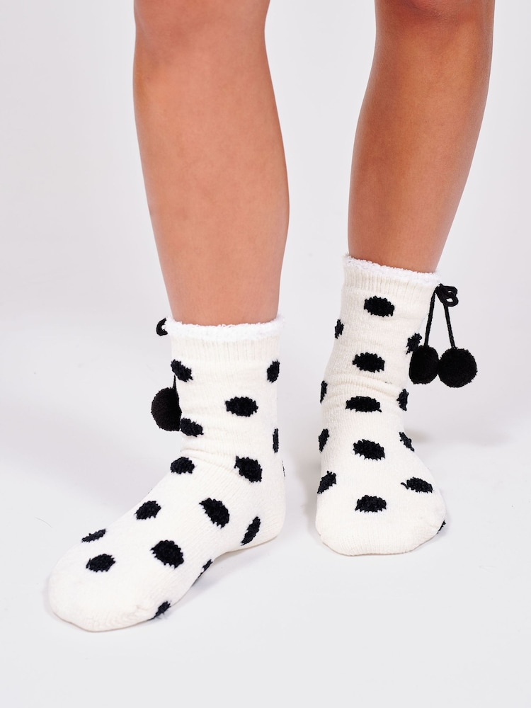 Loungeable Knitted Polka Dot Socks with Pom Pom Detail - Image 2 sur 5