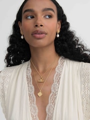 Ottoman Hands Gold Tone Pearl and White Topaz Shield Pendant Necklace - Image 5 of 8
