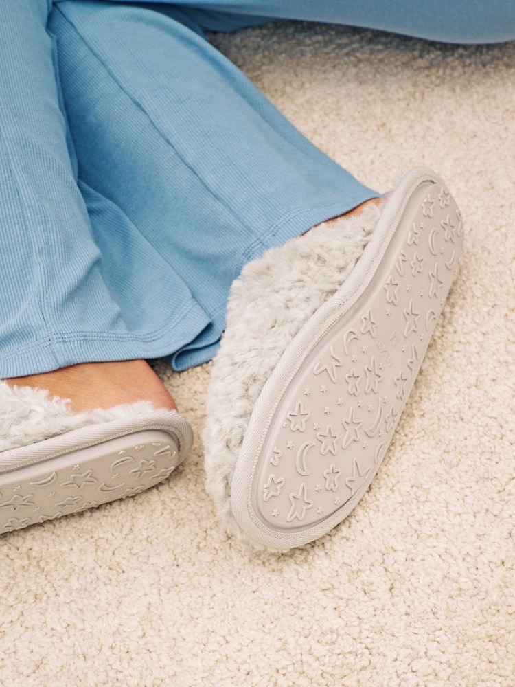 Grey Faux Fur Cosy Mule Slippers - Image 2 of 7 Grey Faux Fur Cosy Mule Slippers - Image 2 of 7