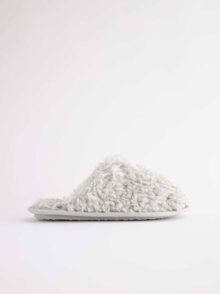 Gris - Chaussons style mules douillets en fausse fourrure - Image 3 of 7