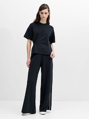 French Connection Wren Waist Cinched Loop Button T-Shirt - Imagen 4 de 6