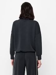 French Connection Wren Turtle Neck Toggle Waist Sweat Shirt - Larawan 4 ng 5
