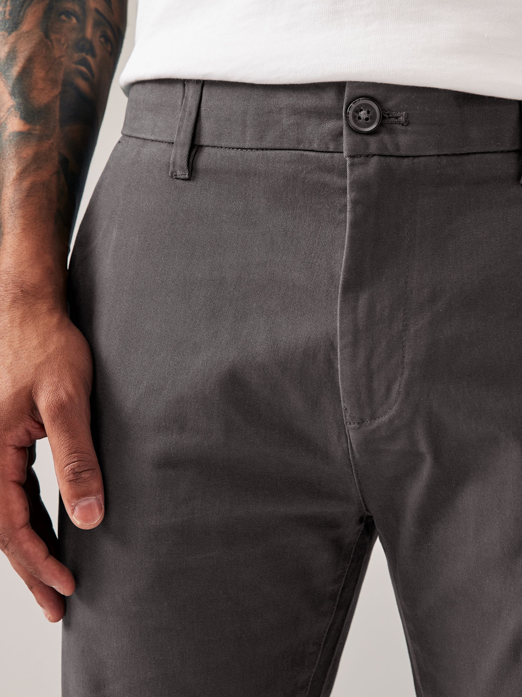 Black Slim-Fit Chino Trousers in Stretch Cotton