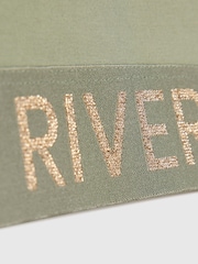 Conjunto de camiseta sin mangas con cintura elástica y pantalones cortos deportivos de River Island - Imagen 4 de 4