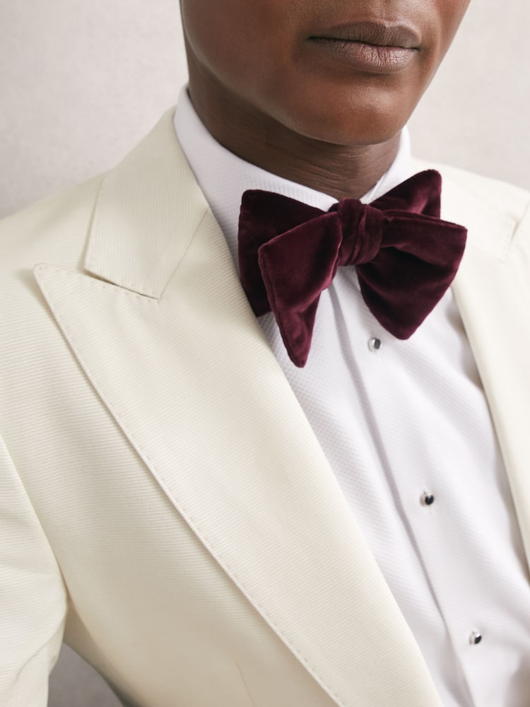Reiss Bordeaux Hike Velvet Bow Tie - Image 5 of 5