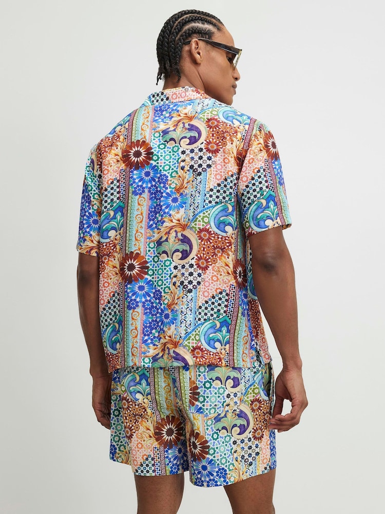 Shorts de baño con estampado de mosaico Del Maar de River Island - Imagen 2 de 2
