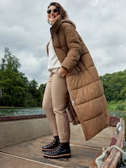 Camel - Emma Willis langer, wattierter Deckenmantel - Bild 1 von 8