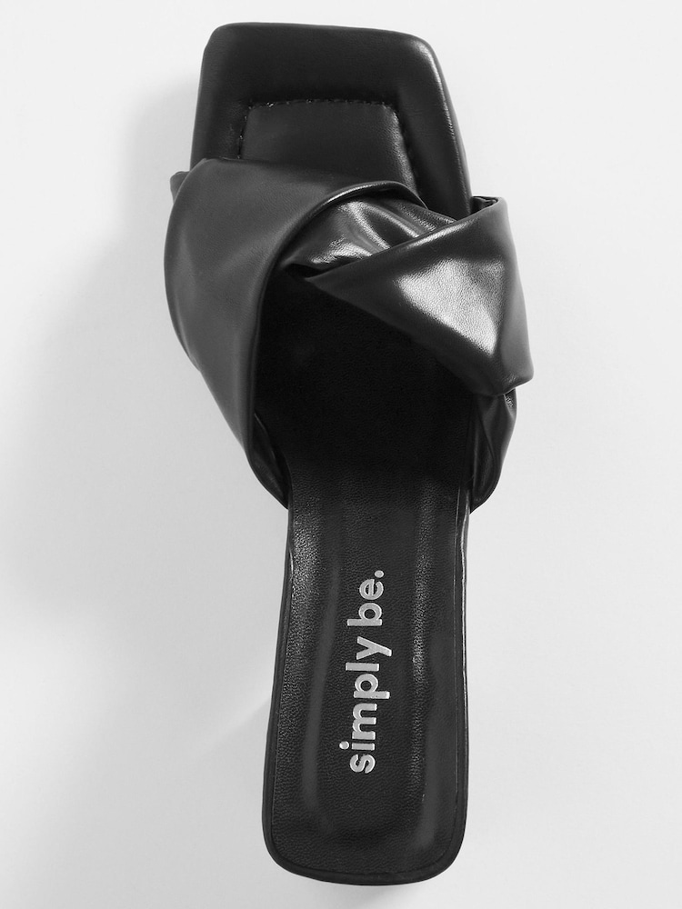 Simply Be Weiche, voluminöse Sandalen mit niedrigem Blockabsatz und Knotendetail, Schwarz - Bild 3 von 3 Simply Be Weiche, voluminöse Sandalen mit niedrigem Blockabsatz und Knotendetail, Schwarz - Bild 3 von 3