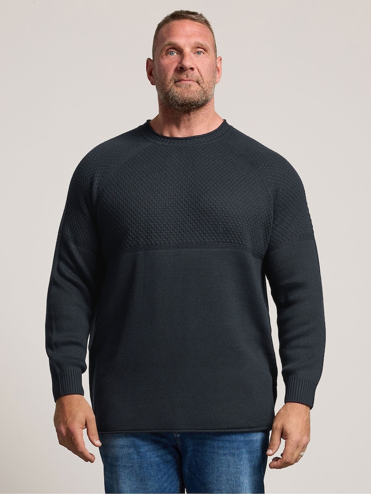 Blau - BadRhino Big & Tall – Halbstrukturierter Strickpullover mit Rundhalsausschnitt - Bild 1 von 6 Blau - BadRhino Big & Tall – Halbstrukturierter Strickpullover mit Rundhalsausschnitt - Bild 1 von 6