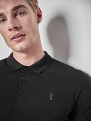 أسود - تلبيس ضيق - بيكيه بكم قصير من Charles Tyrwhitt - صورة 3 من 5
