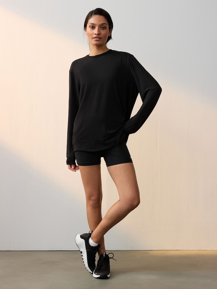 Nike Black One Relaxed Dri-FIT Long-Sleeve Fitness Top - Image 2 of 6