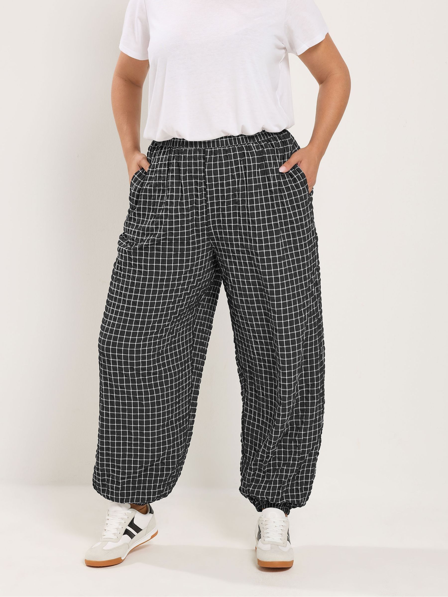 Yours Curve Women's Black Check Balloon Trousers - Image 1