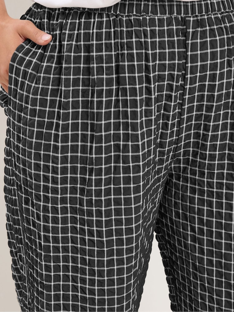 Yours Curve Black Check Balloon Trousers - Image 4 of 4 Yours Curve Black Check Balloon Trousers - Image 4 of 4