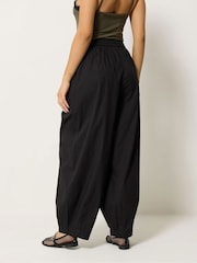 PixieGirl Petite Black Poplin Maxi Barrel Trousers - Image 3 of 5