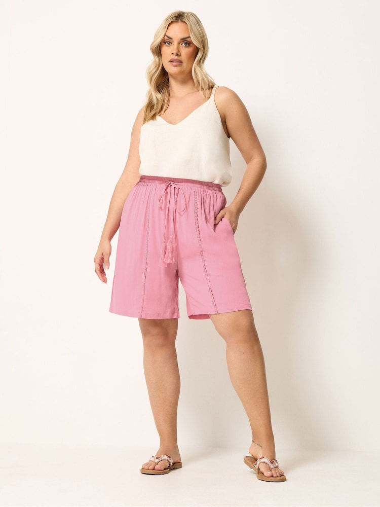 Yours Curve Pink Scallop Front Trim Shorts - Image 2 of 5 Yours Curve Pink Scallop Front Trim Shorts - Image 2 of 5