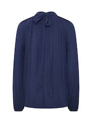 Blauw - Long Tall Sally blouse met strik bij de hals, gemaakt van kreukelkatoen - Afbeelding 6 van 6