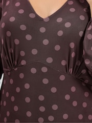 Yours Curve Gepunktetes Netzstoffkleid mit Ballonärmeln - Bild 4 von 6