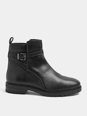 Botines de piel con detalle de hebilla y corte ancho E de Yours Curve - Imagen 3 de 5