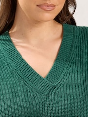 Yours Curve Green Essential V-Neck Jumper - Image 4 of 6
