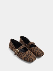 Yours Curve Brown Leopard Print Extra Wide Fit Buckle Detail Mary Jane Flats - Image 3 of 5