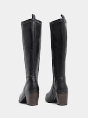 Itim - Yours Curve Leather Buckle Knee High Boots na Malapad at E Fit - Larawan 3 ng 4