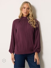 Rood - Long Tall Sally blouse met strik bij de hals, gemaakt van kreukelkatoen - Afbeelding 1 van 6
